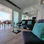 Apartamento 2 Bedroom Frontline Puerto Banus Views Rdr299