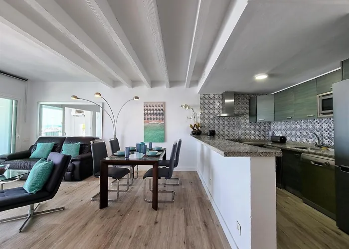 2 Bedroom Frontline Puerto Banus Views Rdr299 * Marbella
