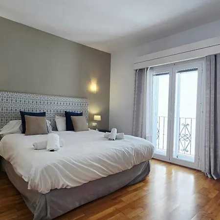 2 Bedroom Frontline Puerto Banus Views Rdr299 마르베야