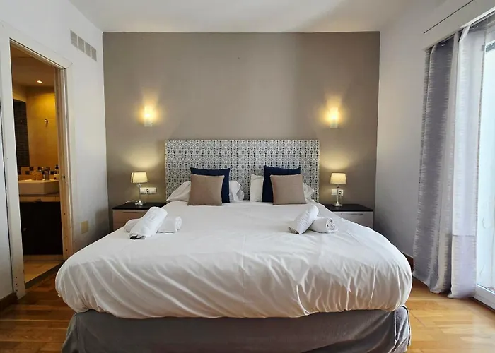 2 Bedroom Frontline Puerto Banus Views Rdr299 アパート マルベーリャ
